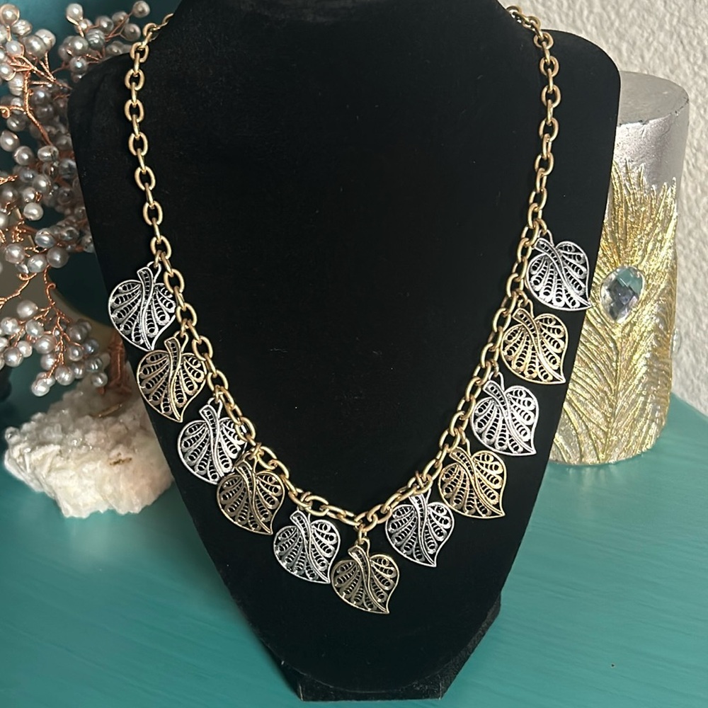 New Lucky Brand Two-Tone Chunky Leaf Charms Statement Chain Necklace